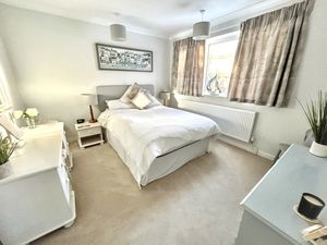 Bedroom- click for photo gallery